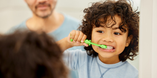 Gemeinsam Kinderzähne vor Karies schützen – das können Sie zuhause tun