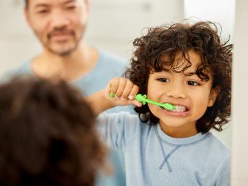 Gemeinsam Kinderzähne vor Karies schützen – das können Sie zuhause tun